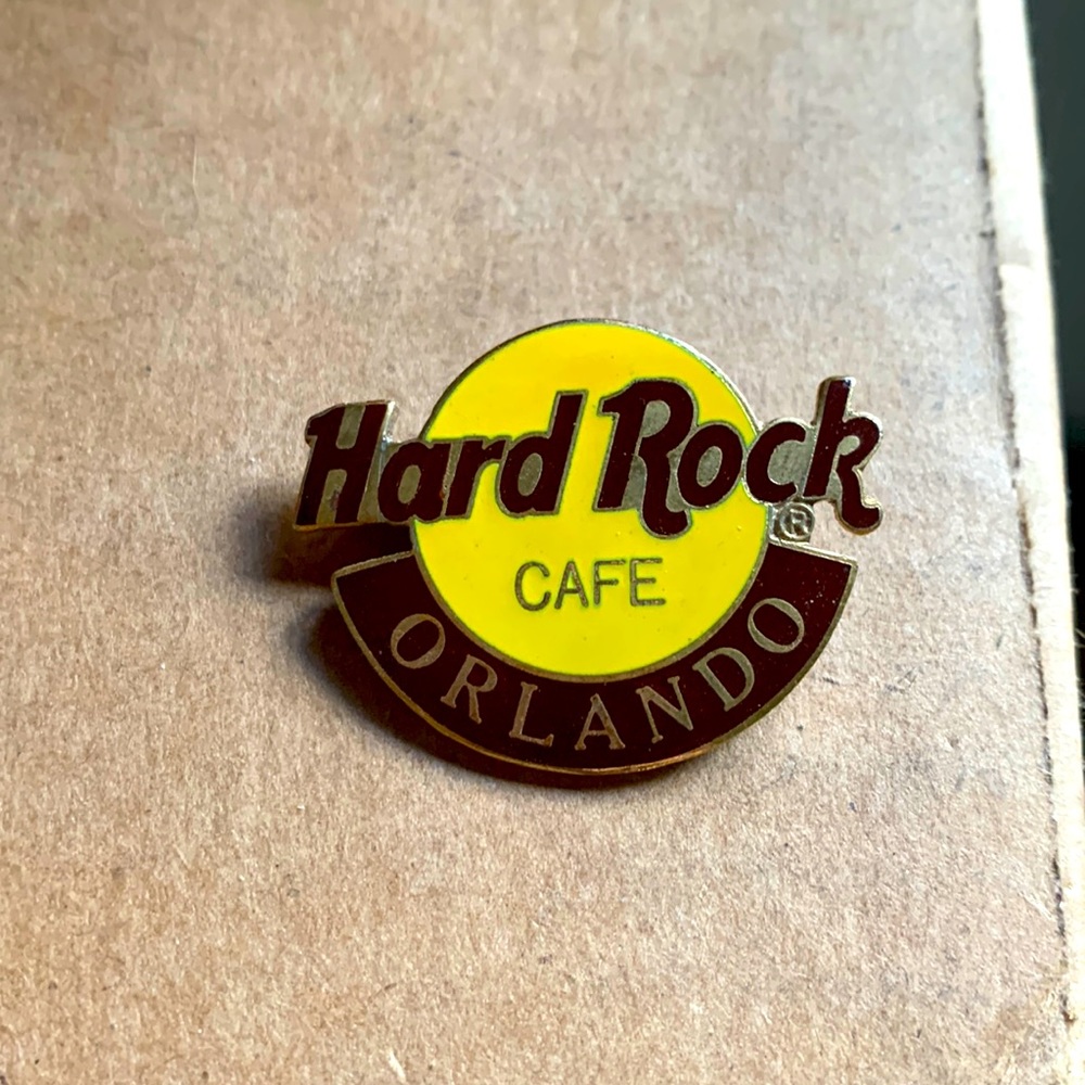 Vintage Hard Rock 🎵 Cafe Orlando pin